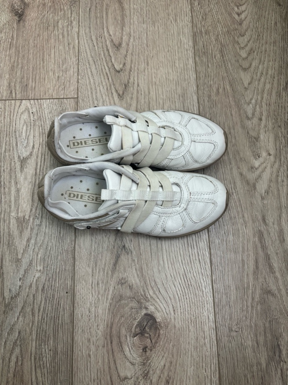 Diesel Women’s White Leather Lace-Up Sneakers